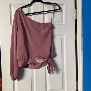 One sleeved pink top